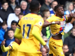 Chelsea doma seznačně podlehla Crystal Palace, Merseyside derby opět pro Liverpool