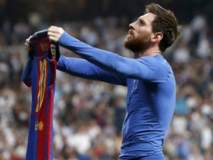 Messi dresy nesbírá. Jednou ale požádal o výměnu i on. Koho?