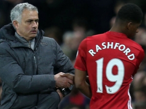 Je taková taktika, kterou José Mourinho zvolil na manchesterské derby, přijatelná pro fanoušky United?