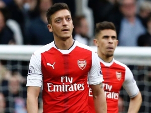 Arsenal měl proti Tottenhamu na hřišti příliš mnoho hráčů, kteří nebojují a nezaslouží si dres Gunners, říká Jamie Redknapp