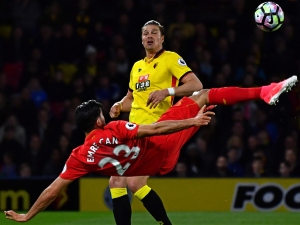 Další spektakulární trefa V Premier League. Canův gól byl úžasný a velkolepý, popsal parádu Jürgen Klopp