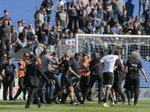 Lyon vyhrál kontumačně nedohraný zápas v Bastii 