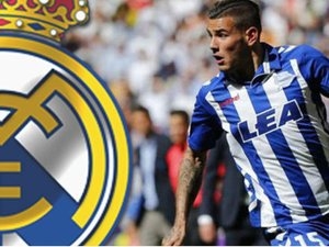 Pakt mezi Realem a Atléticem prolomen? Bílý balet koupil od konkurence Thea Hernándeze. Kolik si na Bernabéu vydělá?