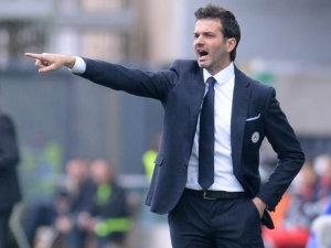  Trenér Stramaccioni přiletěl do Prahy podepsat smlouvu ve Spartě