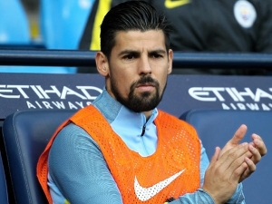 Má dcera vypadá, jako by žila v jeskyni. Chci z Anglie pryč, říká Nolito
