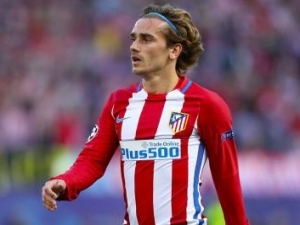 Manchester a další zájemci mají můlu, Griezman podepsal s Atléticem novou smlouvu