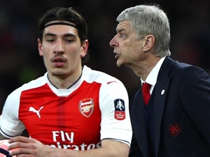 Bellerín už Wengerovi řekl, že chce z Arsenalu. Ten ho nechce pustit