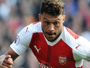 Alex Oxlade-Chamberlain je blízko odchodu z Arsenalu. Ve hře jsou Reds, Citizens i Blues