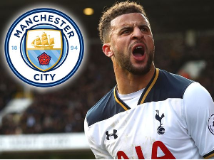 Manchester City přistoupil na podmínky Tottenhamu a za 50 milionů liber přivede Walkera 