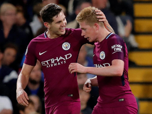 Manchester United bez potíží porazil beznadějně poslední Crystal Palace, Manchester City přehrál Chelsea a díky jedinému gólu zvítězil