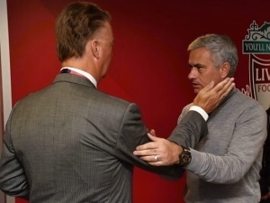 Louis van Gaal znovu kritizuje Manchester United a Josého Mourinha
