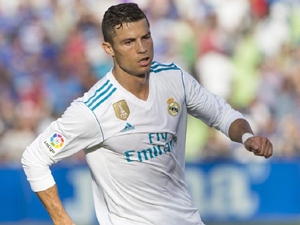 Chcete se sejít s Cristianem Ronaldem? Tak začněte pořádně šetřit…