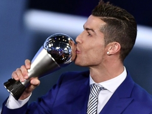 Opět Ronaldo, portugalská hvězda popáté vyhrála anketu FIFA o nejlepšího fotbalistu světa