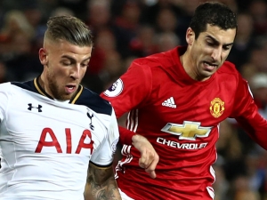 Tottenham jede na Old Trafford bez Harryho Kanea, Citizens míří na půdu oblíbeného WBA