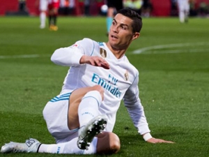 Ronaldo spotřebuje na gól nejvíc střel z celé Evropy, Girona se radovala neprávem – z 16 centimetrového ofsajdu