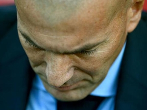 Co dělal Zidane na svém mobilu po bolestivé prohře? 