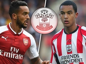 Southampton plánuje utrácet. Z Arsenalu chce zpátky přivést Thea Walcotta