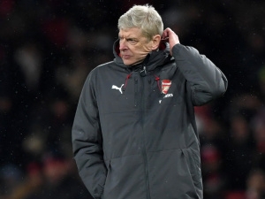 Jamie Carragher diskutuje o budoucnosti Arséna Wengera a má vzkaz pro vedení Arsenalu