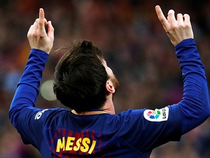 Iniesta bude chybět proti Chelsea, Valverde spílal fanouškům, Messi trhal další rekordy. To nej ze zápasu Barcelona – Atlético