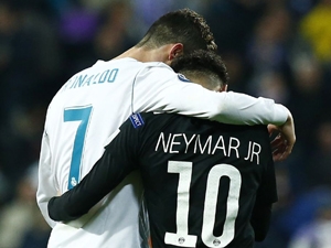 V Parku princů se bude PSG bez Neymara snažit dohnat dvougólové manko, Liverpool hraje odvetu už jen z povinnosti, loučí se legenda