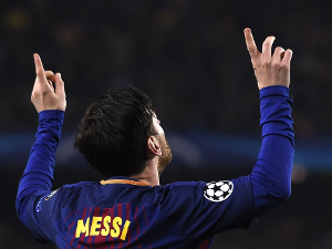 Messi dal 100. gól v Lize mistrů a dovedl Barcelonu za postupem. Dál jde i Bayern Mnichov