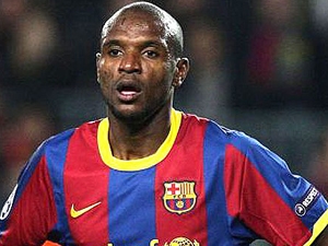  Abidal už zase „kope