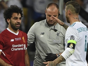 Salah vs. Ramos. Válečná sekera zakopána nebyla