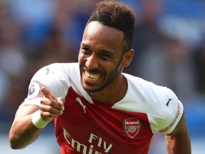 Arsenal přestřílel Cardiff a Manchester United v oslabení vyhrál proti Burnley