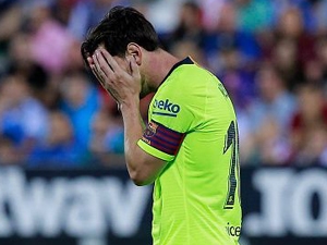 Černá středa favoritů: Barcelona šokovala porážkou s posledním Leganés, Real schytal debakl v Seville 