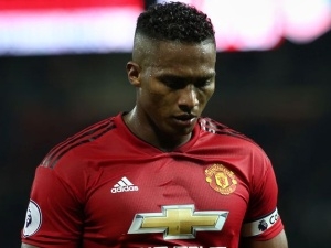 Antonio Valencia se omluvil za to, že „lajknul“ příspěvek požadující odchod Mourinha