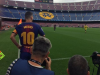 Barcelonské prázdné tribuny se nyní budou hodit Angličanům