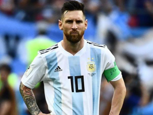 Maradona se opřel do Messiho. Nemůže být lídr, když jde dvacetkrát do koupelny