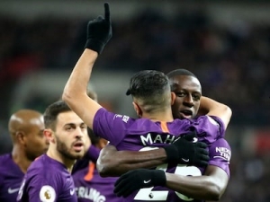 Manchester City veze tři body z Wembley, výhru jim zařídil Mahrez