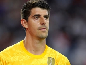 Karma zafungovala rychle. Courtois se chvástal, pak dostal bůra aniž si sáhl na míč