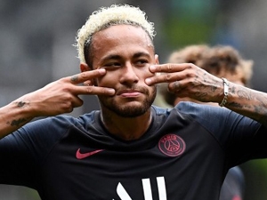 Neymar se vzdaluje? PSG řeklo „ne