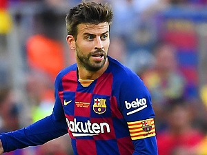 Piqué si nebral servítky. Ze špatného vstupu do ligy viní klubové vedení