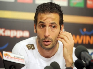 Fotbalista Giuly už se po nákaze virem H1N1 cítí lépe