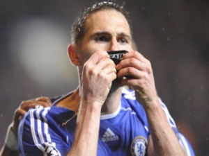 Přestoupí Lampard do Manchesteru? Nesmysl, potvrdil Ferguson