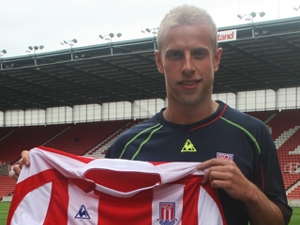 Stoke City posílil Andrew Davies
