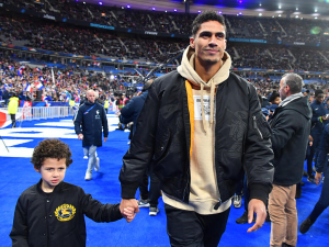 Blíží se Raphael Varane konci? Skončit by chtěl v Lens