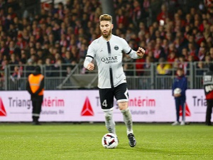 PSG s Ramosem počítal i pro příští sezónu, Al-Hilal ale nabízí hráči 30 milionů eur ročně