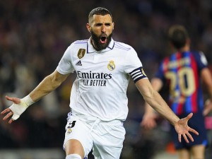Real Madrid otočil dvojzápas s Barcelonou a díky hattricku Benzemy si zahraje finále Copa del Rey