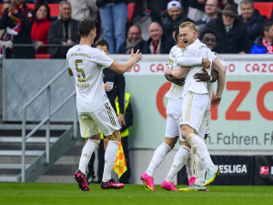Boj o titul v Bundeslize stále běží. Bayern i Dortmund slaví výhru nad silnými soupeři