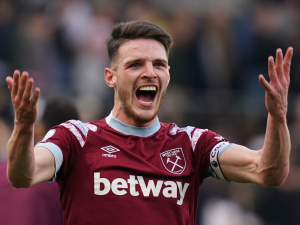 Hazardní společnosti zmizí z předních stran dresů, shodly se kluby Premier League