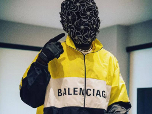 Dide: Který fotbalista se skrývá pod maskou rappera z Premier League?