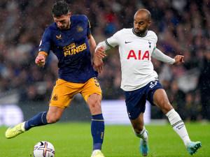 Přímý souboj o TOP 4 mezi Newcastlem a Tottenhamem, Arsenal už se Saints nesmí ztratit