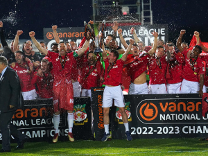 Wrexham si zajistil postup do League Two. Tým herců Reynoldse s McElheneym míří vysoko