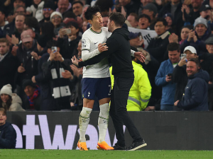 Ryan Mason ve zkoušce na lavičce Tottenhamu obstál. Vybojoval remízu s Manchesterem United