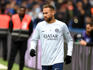 Fanoušci PSG se sešli před domem Neymara a vyzvali ho k odchodu z klubu