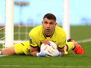 Velkokluby Premier League se zajímají o Emiliana Martíneze